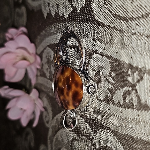 New Silver Plated Leopard shell pendant - Picture 6 of 6